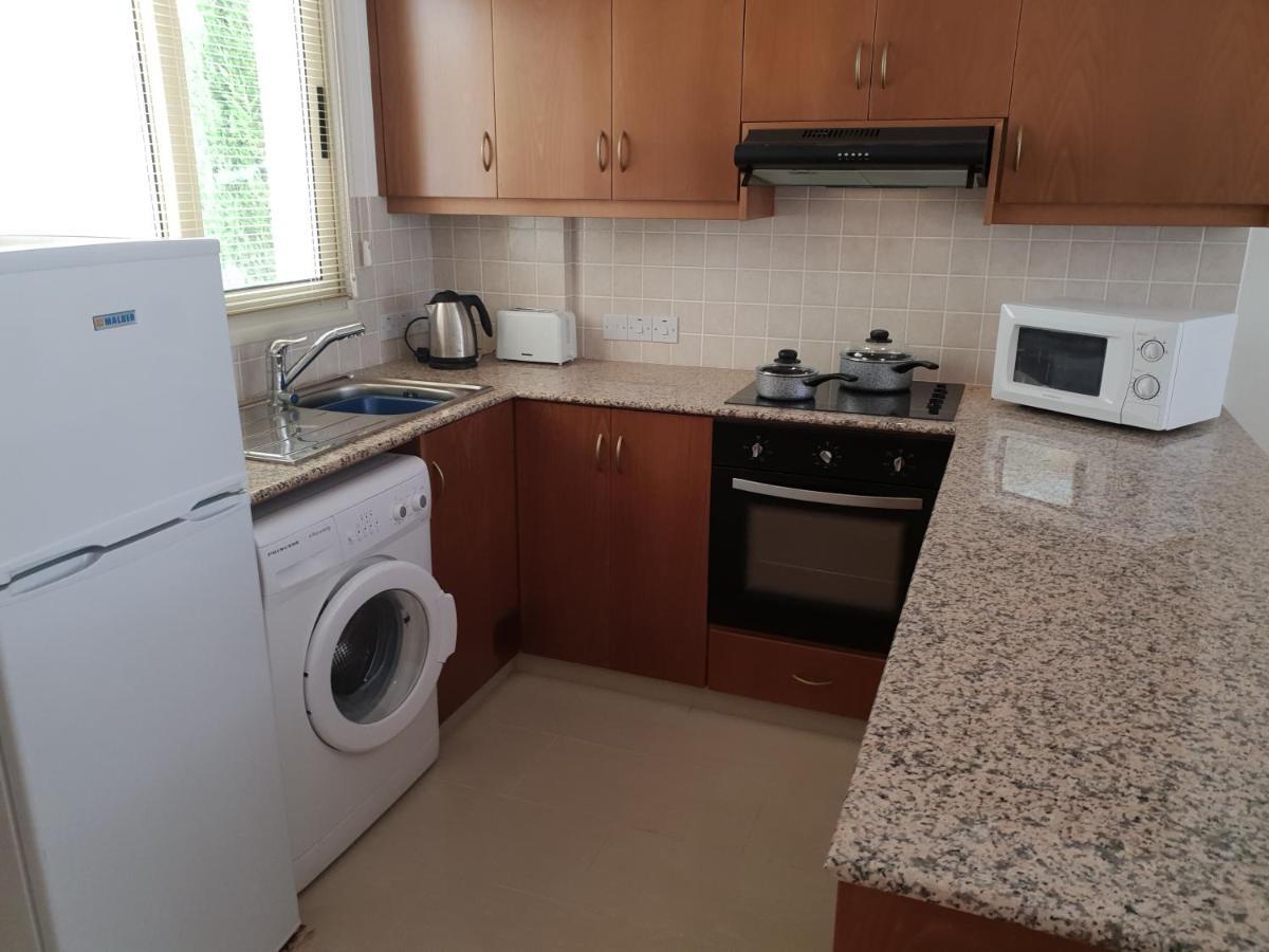 Ground Floor One Bedroom Apartment, Vanessa Complex Peyia Exterior photo